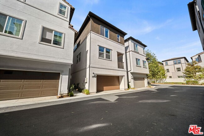 Building Photo - 2413 Little Rock Lane