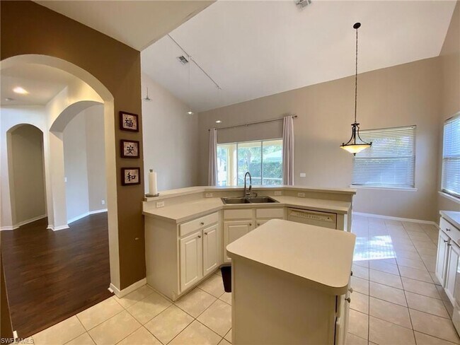 Building Photo - 74 Burnt Pine Dr