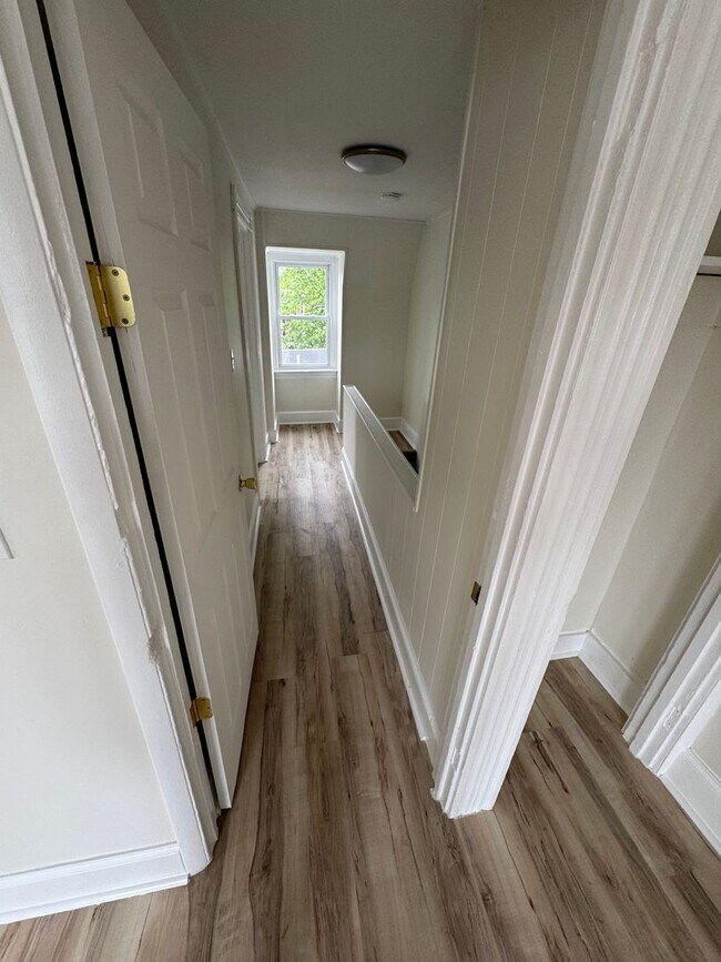 Building Photo - Charming Lancaster City 5 BR/ 1.5 Bath Hom...