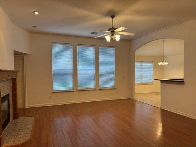 Building Photo - 532 Lone Oak Dr