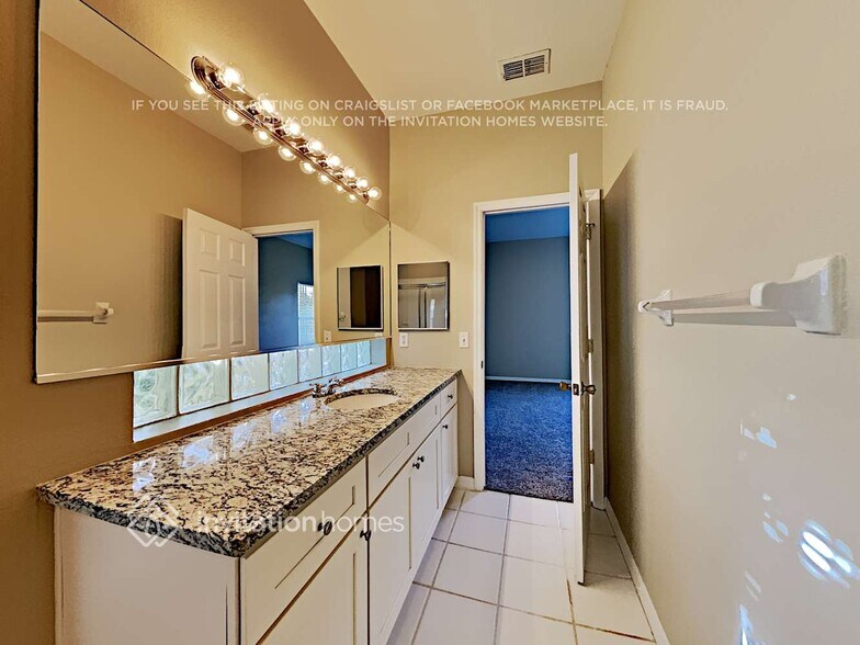 Building Photo - 12331 Hollybush Terrace