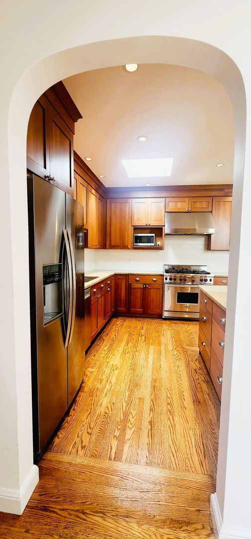 Building Photo - SPACIOUS PARKSIDE SINGLE-FAMILY HOME WITH ENCLOSED PATIO — AVAILABLE NOW!