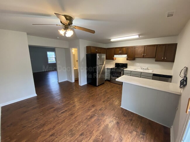 Building Photo - 719 Olde Greenwich Cir