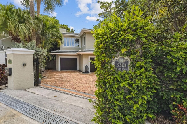 Building Photo - 3301 NE 16th St