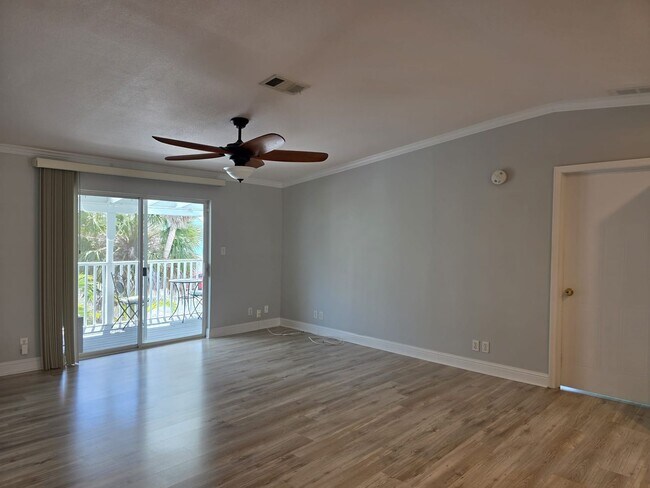 Building Photo - Downtown Gulfport - The Pineapple House