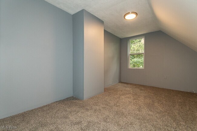 Building Photo - 3724 W 41st St