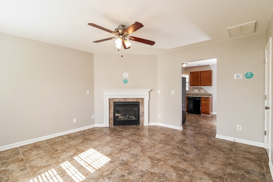 Building Photo - 3 Sherbourne Ct