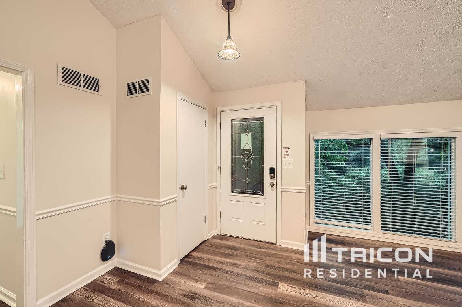 Building Photo - 136 Bramble Oak Dr