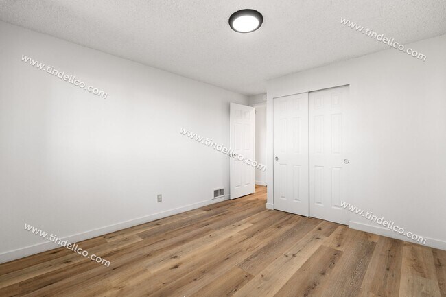 Building Photo - 344-03