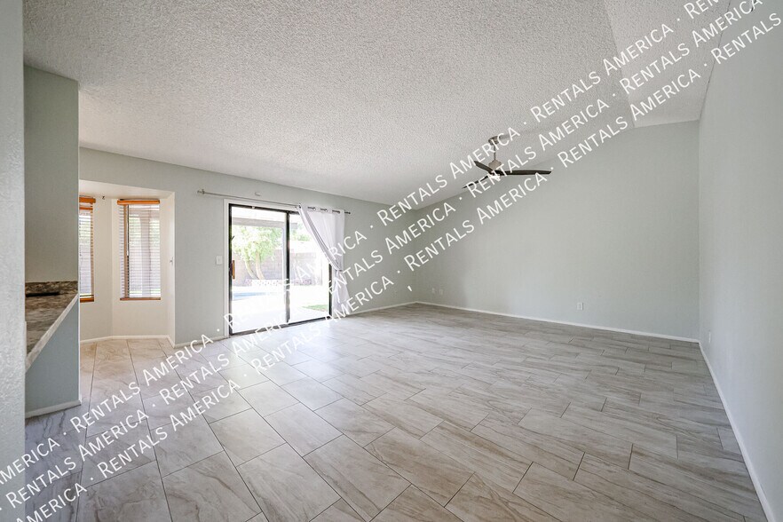 Building Photo - 3103 E Villa Rita Dr