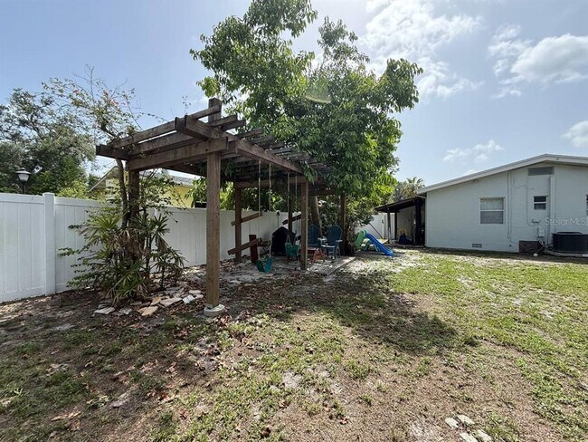 Building Photo - 5347 10th St N