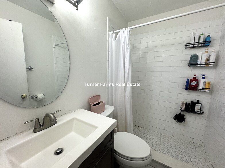 Building Photo - 772 Columbus Ave