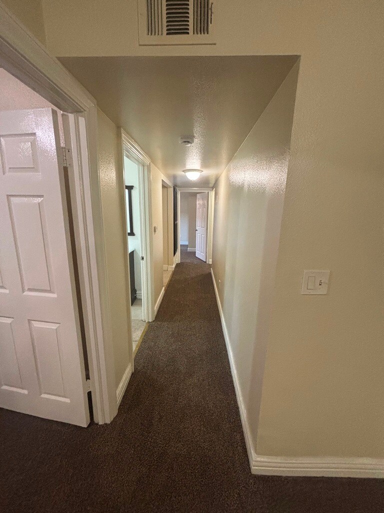 Building Photo - 116 E 82nd St