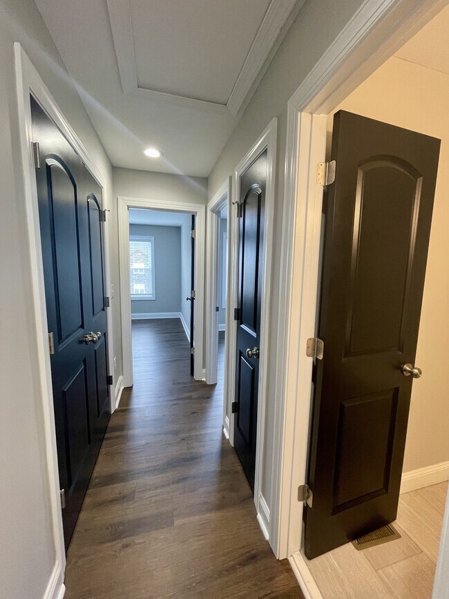 Building Photo - 1 Emanuel Ct