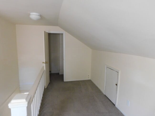 Building Photo - Private Entry Duplex Near Lake St Clair