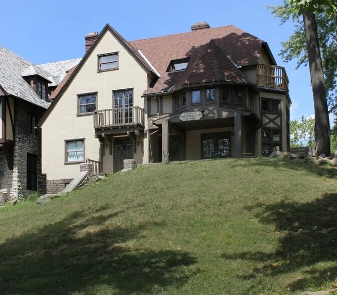 Building Photo - 244 E 17th Ave