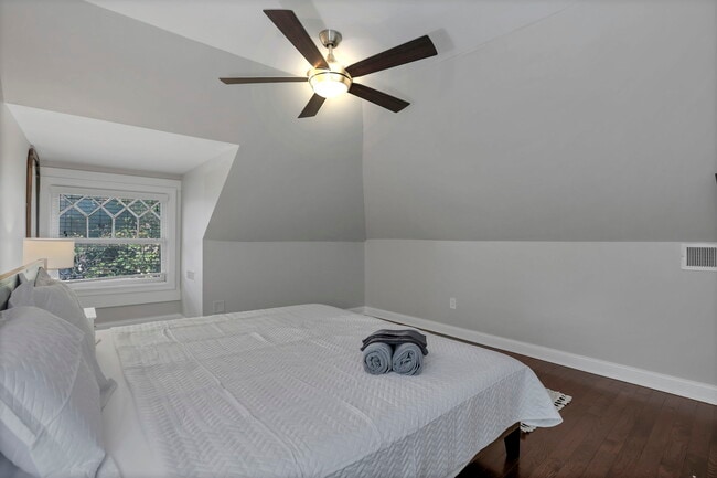 Building Photo - 634 Neil Ave