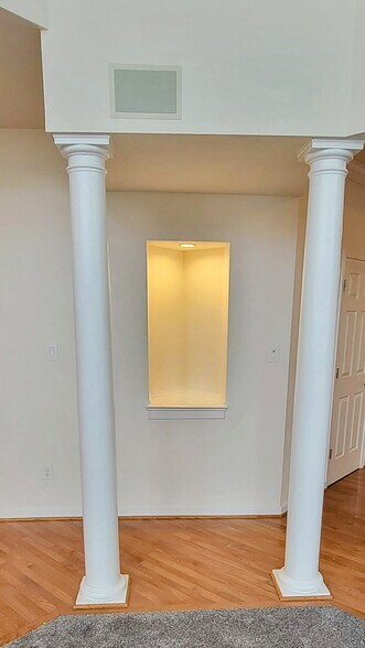 Building Photo - 6512 Kings Grove Ct