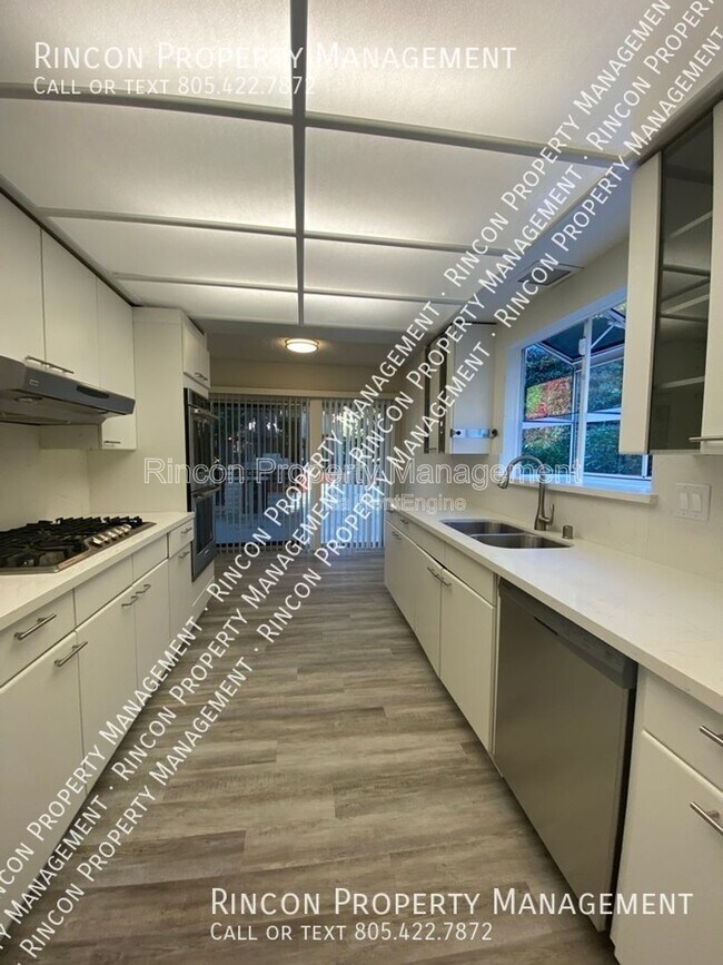 Building Photo - 555 Skyline Rd