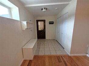 Building Photo - 206 2nd Ave