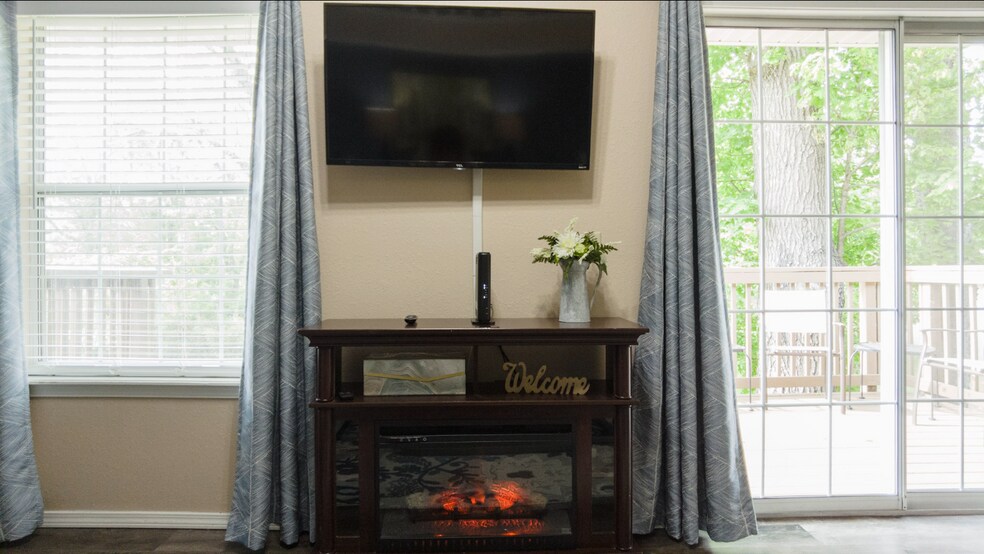 Building Photo - 420 Fall Creek Dr