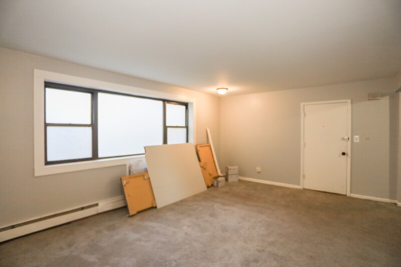 Building Photo - 9016 Lamon Ave