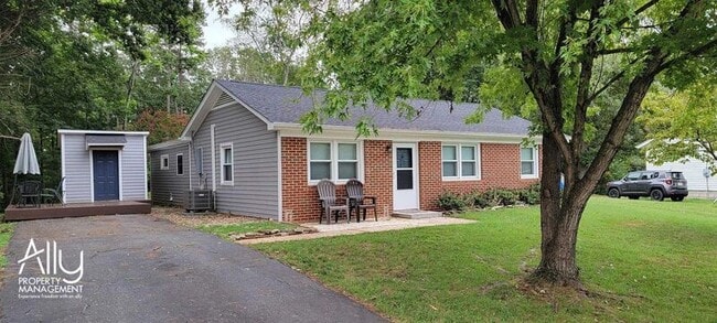 Building Photo - 290 Windfield Cir