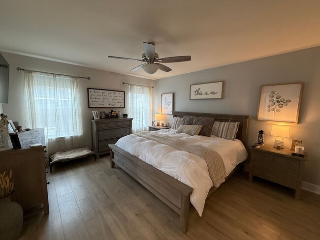 Building Photo - Gorgeous Potomac Shores End Unit Townhome