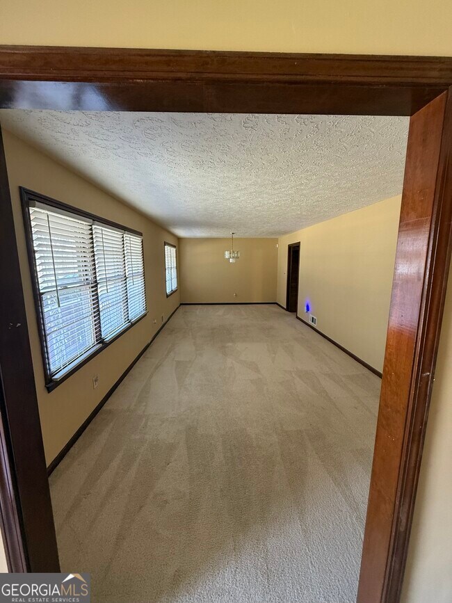 Building Photo - 110 Otelia Ln