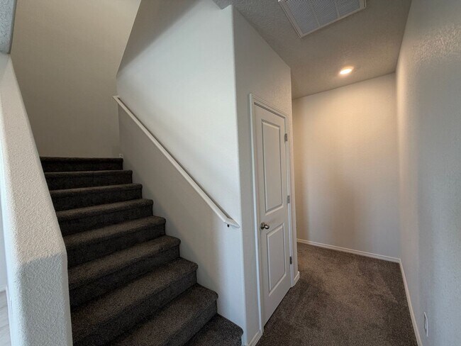 Building Photo - 6118 Chicago Dr SE