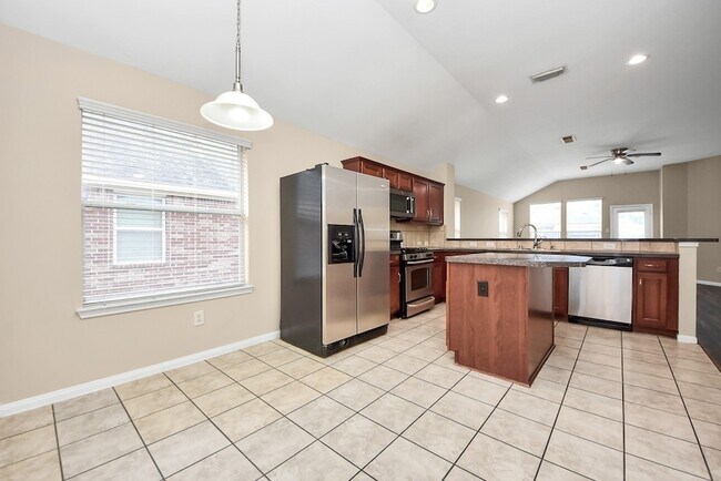 Building Photo - 1722 Lansing Cove Dr