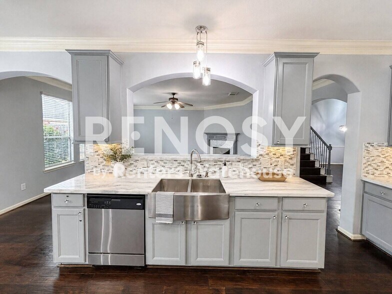 Building Photo - 16935 Jelly Park Stone Dr