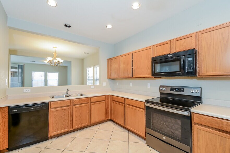 Building Photo - 8550 N 63rd Dr