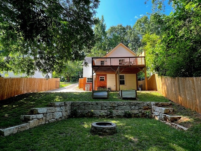 Building Photo - 2/2 Home for Rent Just 5 Minutes from Downtown Greenville!