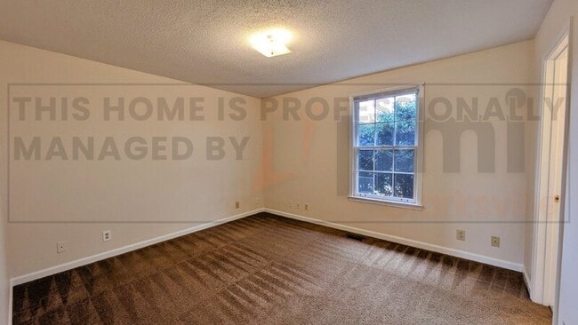 Building Photo - 3412 Melrose Dr