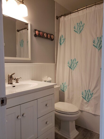 main bathroom - 665 The Village