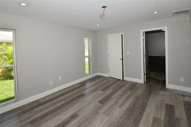 Building Photo - 6690 Burning Tree Dr