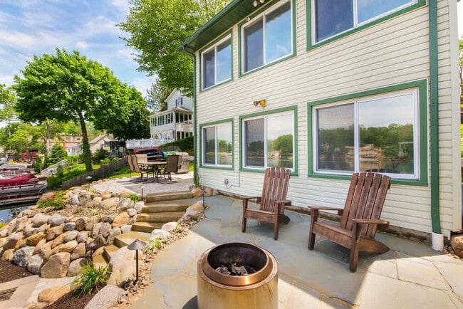 Building Photo - 3576 Portage Point Blvd