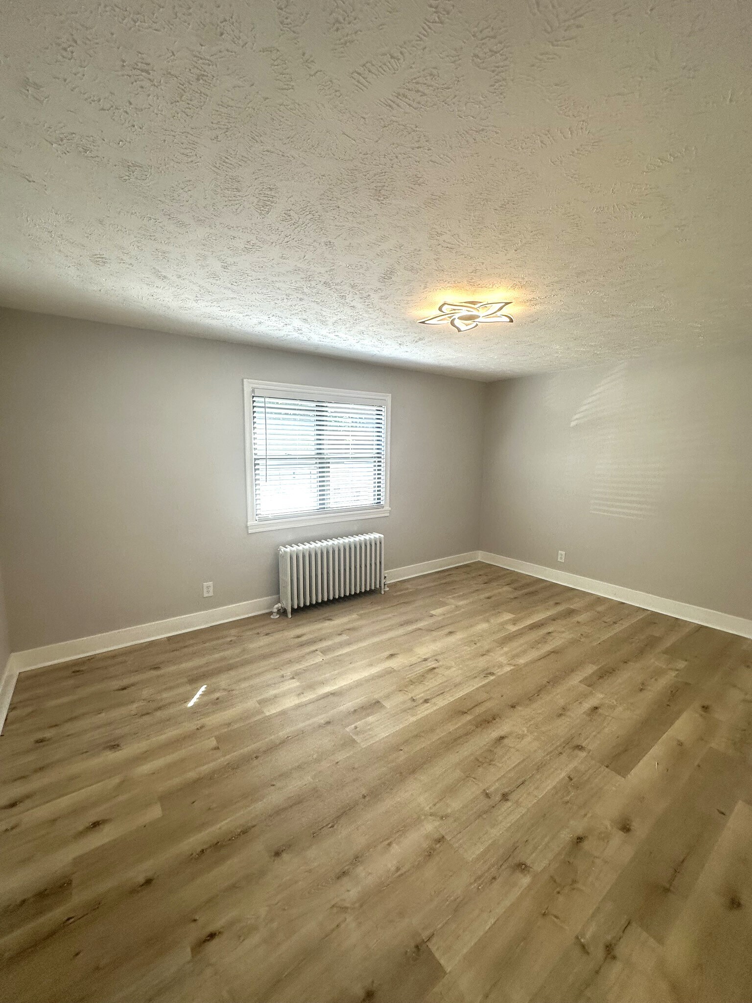 Building Photo - 807 S Braddock Ave