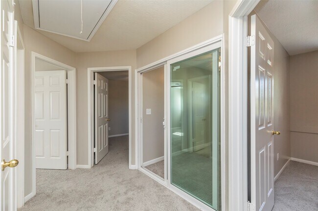 Building Photo - 13110 Mills River St