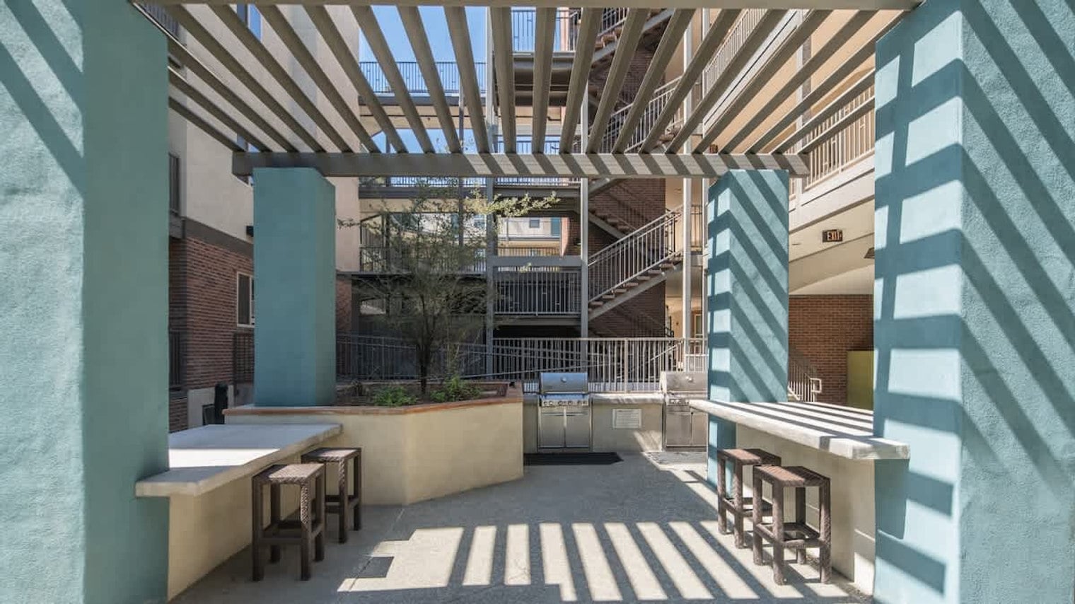 Building Photo - 1275 E University Dr