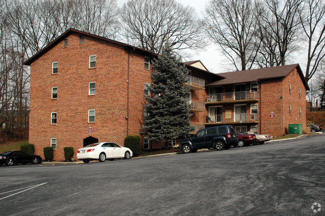 Primary Photo - Lawrence Hill Apartments