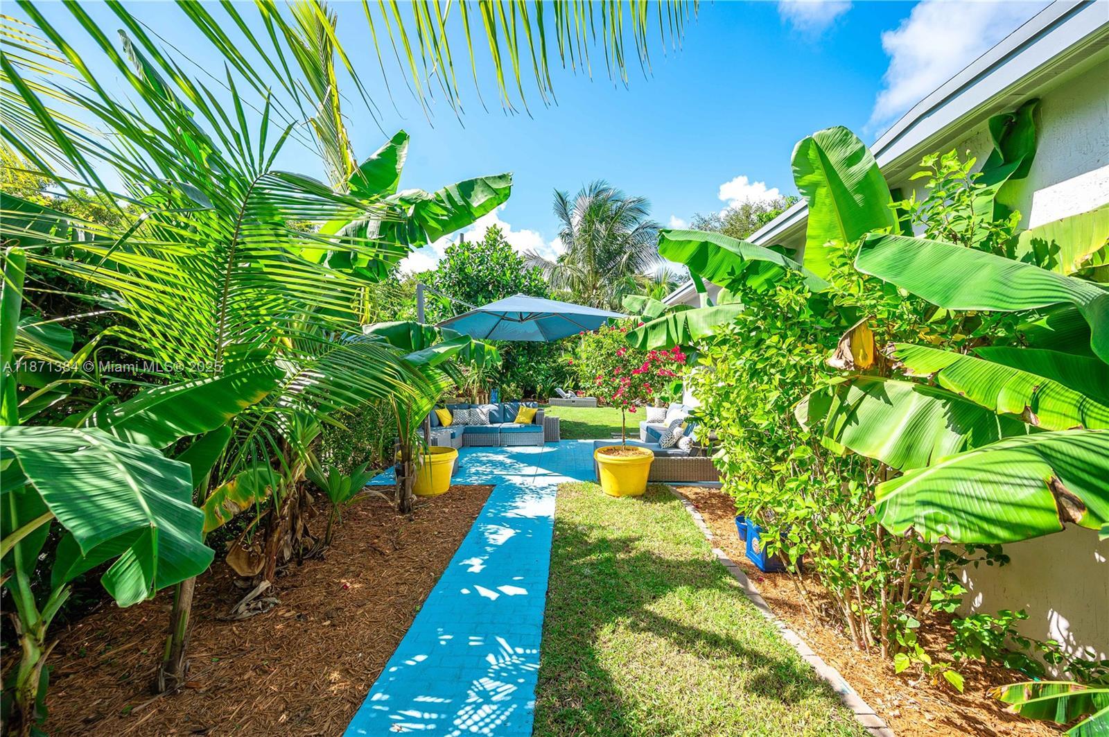 Building Photo - 2401 SW 26th St