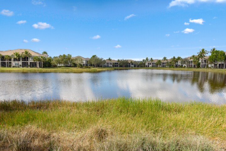 Lake View - 9229 Museo Cir