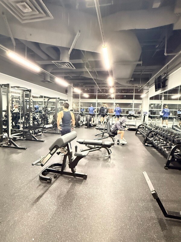 Building Photo - 601 N State St