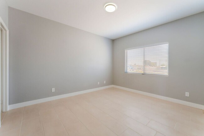 Building Photo - 5689 E Lake Mead Blvd