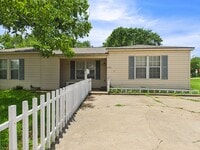 Building Photo - 2702 Cavitt Ave