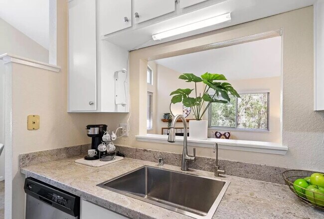 Building Photo - Upscale Living at Its Finest