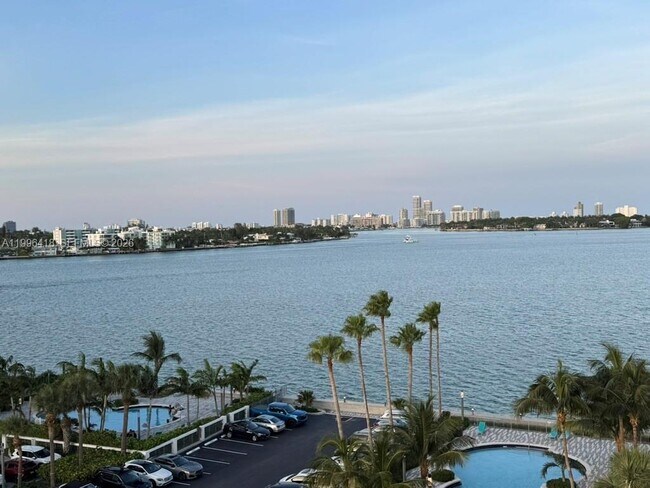 Building Photo - 7501 E Treasure Dr