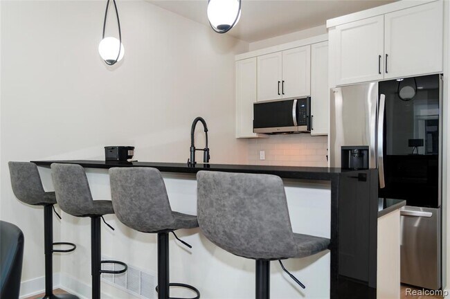 Building Photo - 1174 Smart Town Dr